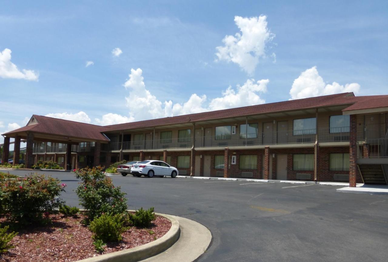 Red Roof Inn & Suites Cleveland, Tn Экстерьер фото